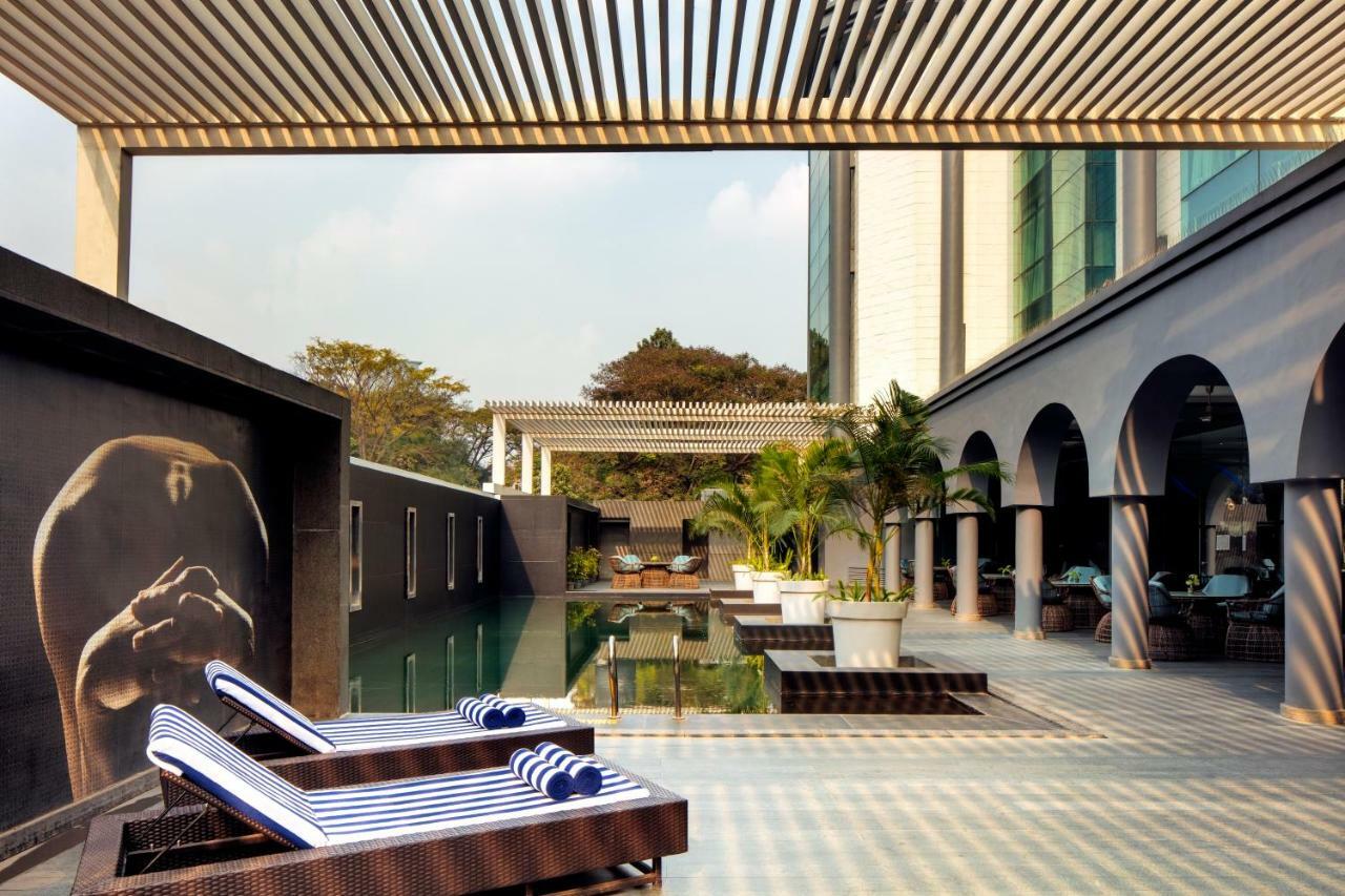 Hotel Radisson Blu Atria Bengaluru Exterior foto
